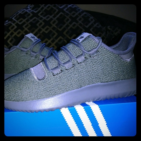 adidas schuhe für frauen sz 9 poshmark tubuläre schatten adidas schuhe für frauen sz 9 poshmark tubuläre schatten